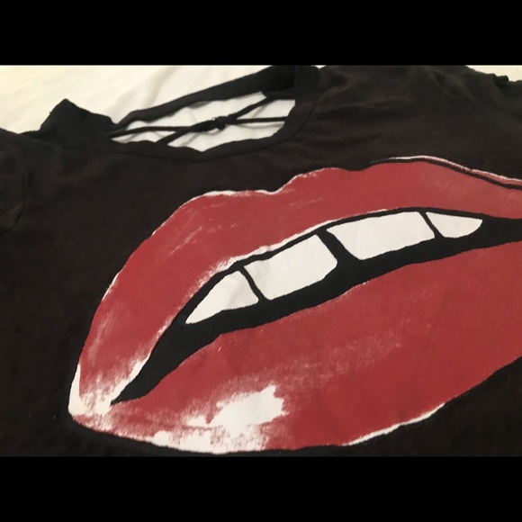 Chaser Tops - Chaser lip print shirt